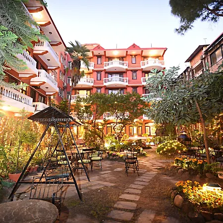 Hotel Nirvana Garden-3